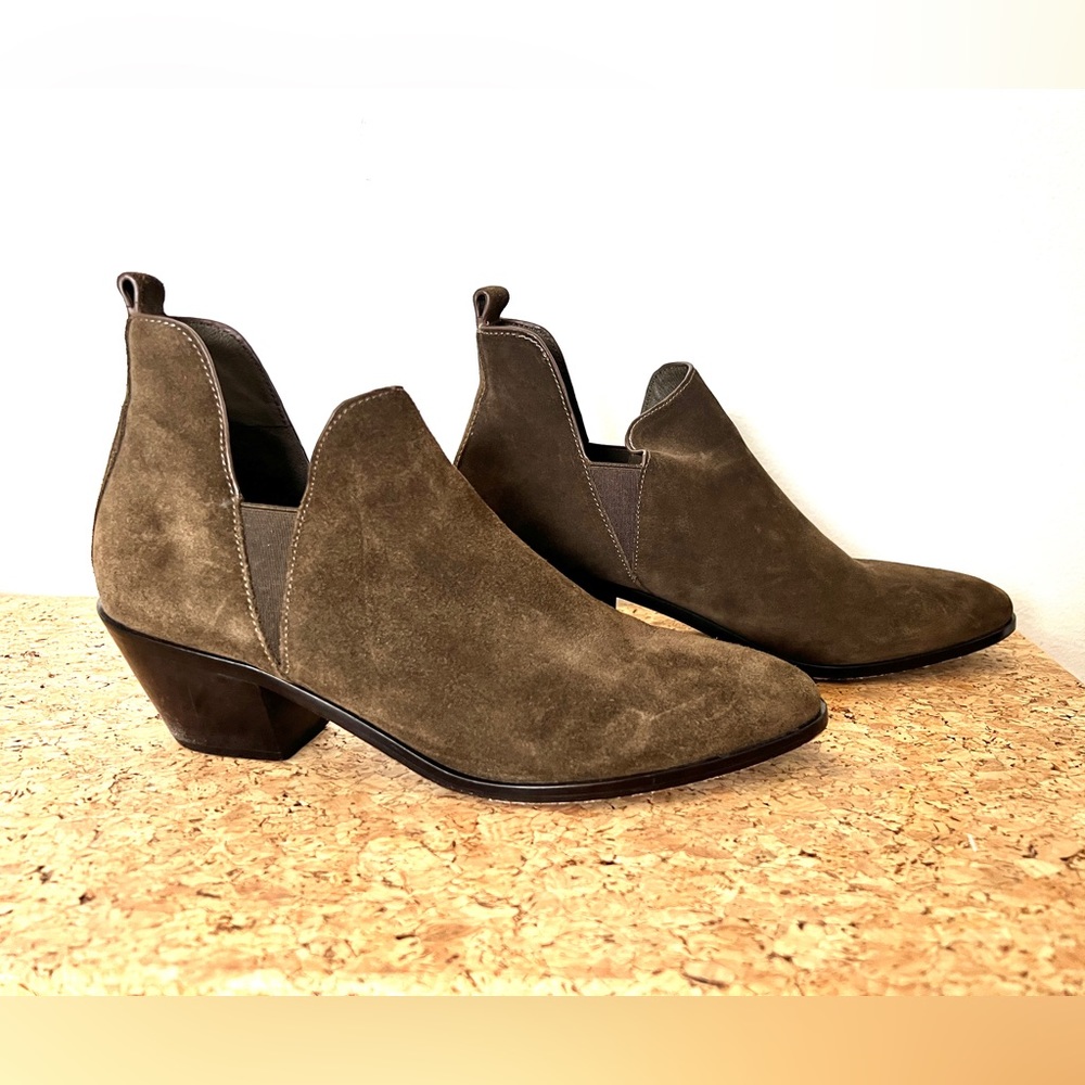 Suede ankle boot